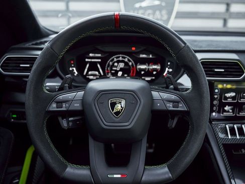 Used 2024 Lamborghini Urus Performante AWD/4WD image 60