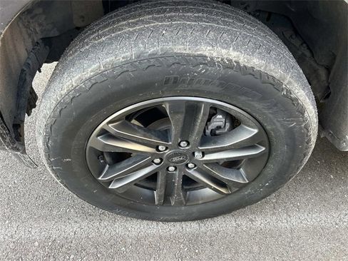 Certified 2022 Ford F150 XLT w/ Equipment Group 302A High image 9