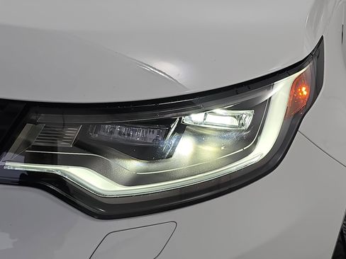 Used 2022 Land Rover Discovery S R-Dynamic image 32