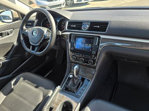 Used 2016 Volkswagen Passat 1.8T SE image 11