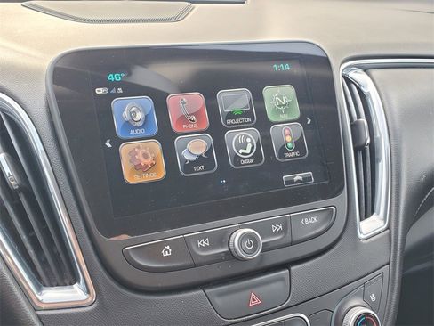 Used 2017 Chevrolet Malibu Premier image 21