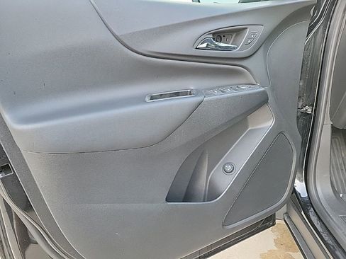 Used 2022 Chevrolet Equinox LT image 25