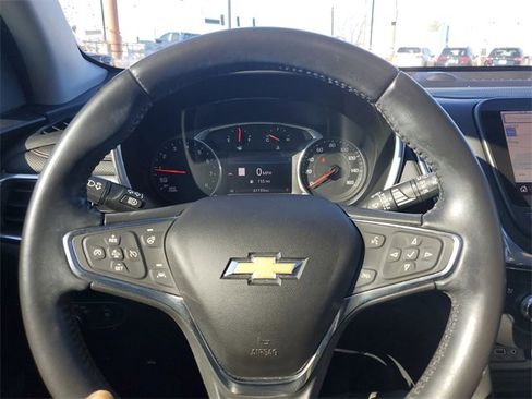 Used 2020 Chevrolet Equinox Premier image 17