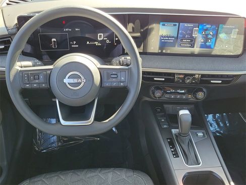 New 2026 Nissan Kicks SV w/ Illumination Package image 5