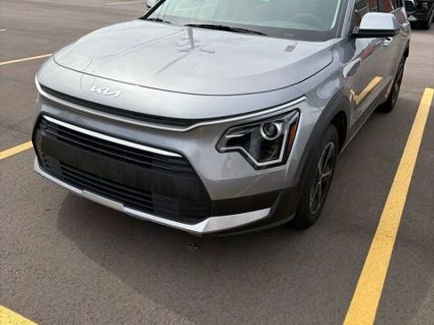 Used 2026 Kia Niro LX FWD image 1