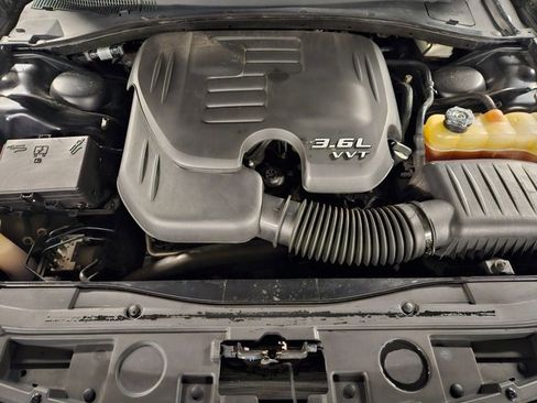 Used 2016 Chrysler 300 S image 21