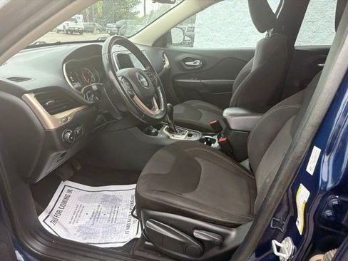 Used 2015 Jeep Cherokee Latitude AWD/4WD image 13