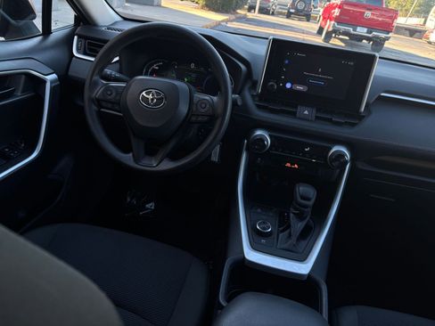 Used 2025 Toyota RAV4 LE image 38