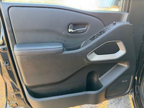 Used 2024 Nissan Frontier SV w/ SV Convenience Package image 14