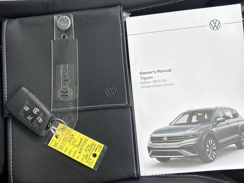 Used 2024 Volkswagen Tiguan SEL R-Line w/ MDO Package, Two-Row AWD/4WD image 22