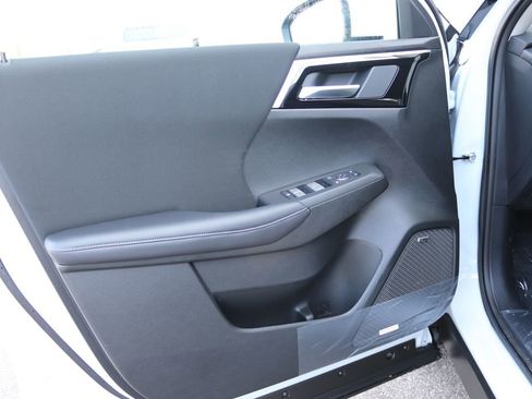 New 2026 Mitsubishi Outlander ES image 13