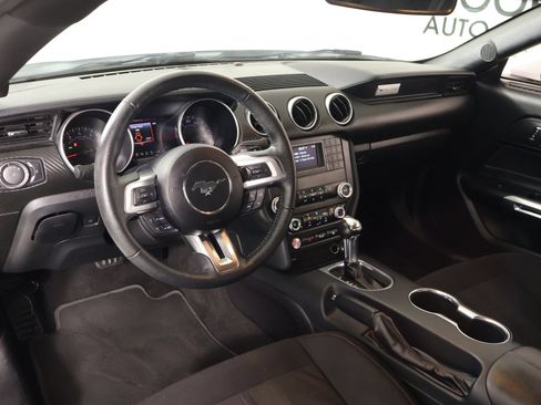 Used 2019 Ford Mustang Coupe RWD image 2