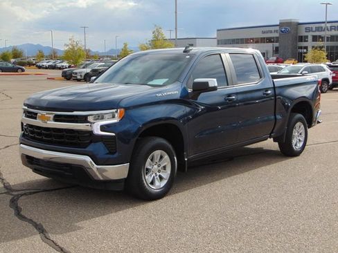 Used 2023 Chevrolet Silverado 1500 LT AWD/4WD image 8