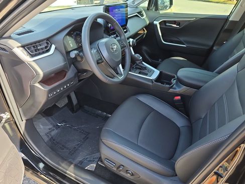 Used 2025 Toyota RAV4 Limited w/ Advanced Technology Package FWD image 11