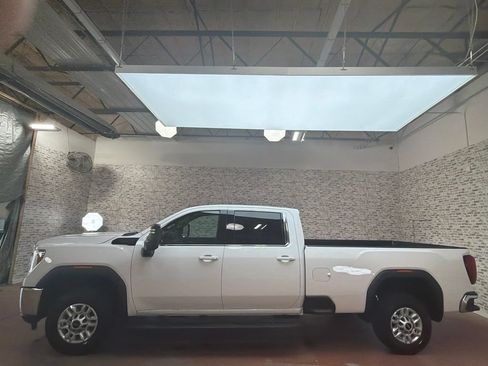 Used 2022 GMC Sierra 2500 SLE w/ SLE Convenience Package AWD/4WD image 4