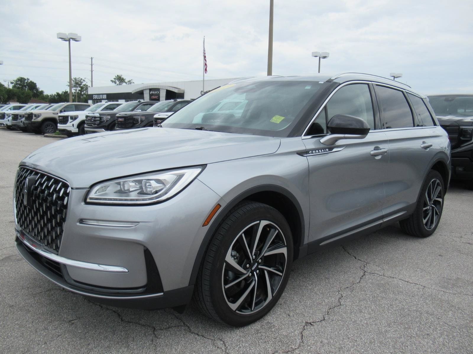 Used 2023 Lincoln Corsair Reserve FWD image 3