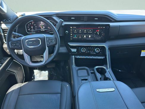 Used 2024 GMC Sierra 2500 Denali AWD/4WD image 22