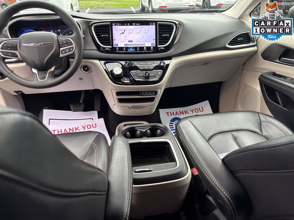 Used 2023 Chrysler Pacifica Touring-L FWD image 34