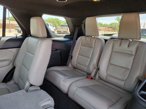 Used 2014 Ford Explorer XLT w/ Equipment Group 202A AWD/4WD image 10