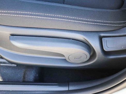 New 2026 Hyundai Venue SEL FWD image 19