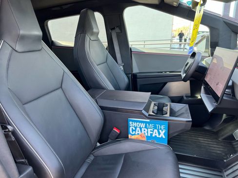 Used 2024 Tesla Cybertruck AWD Crew Cab image 53