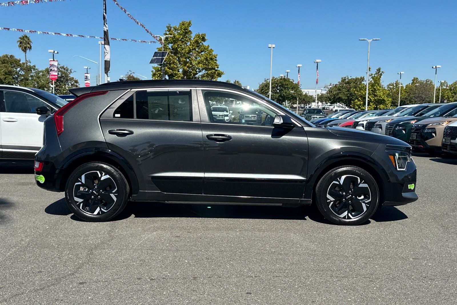 Used 2023 Kia Niro Wind FWD image 3