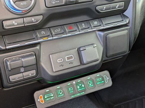 Used 2019 GMC Sierra 1500 SLE w/ SLE Value Package image 23