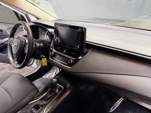 Used 2022 Toyota Corolla LE FWD image 48