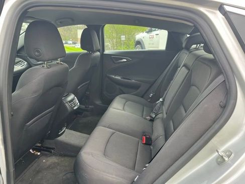 Used 2017 Chevrolet Malibu LT image 11