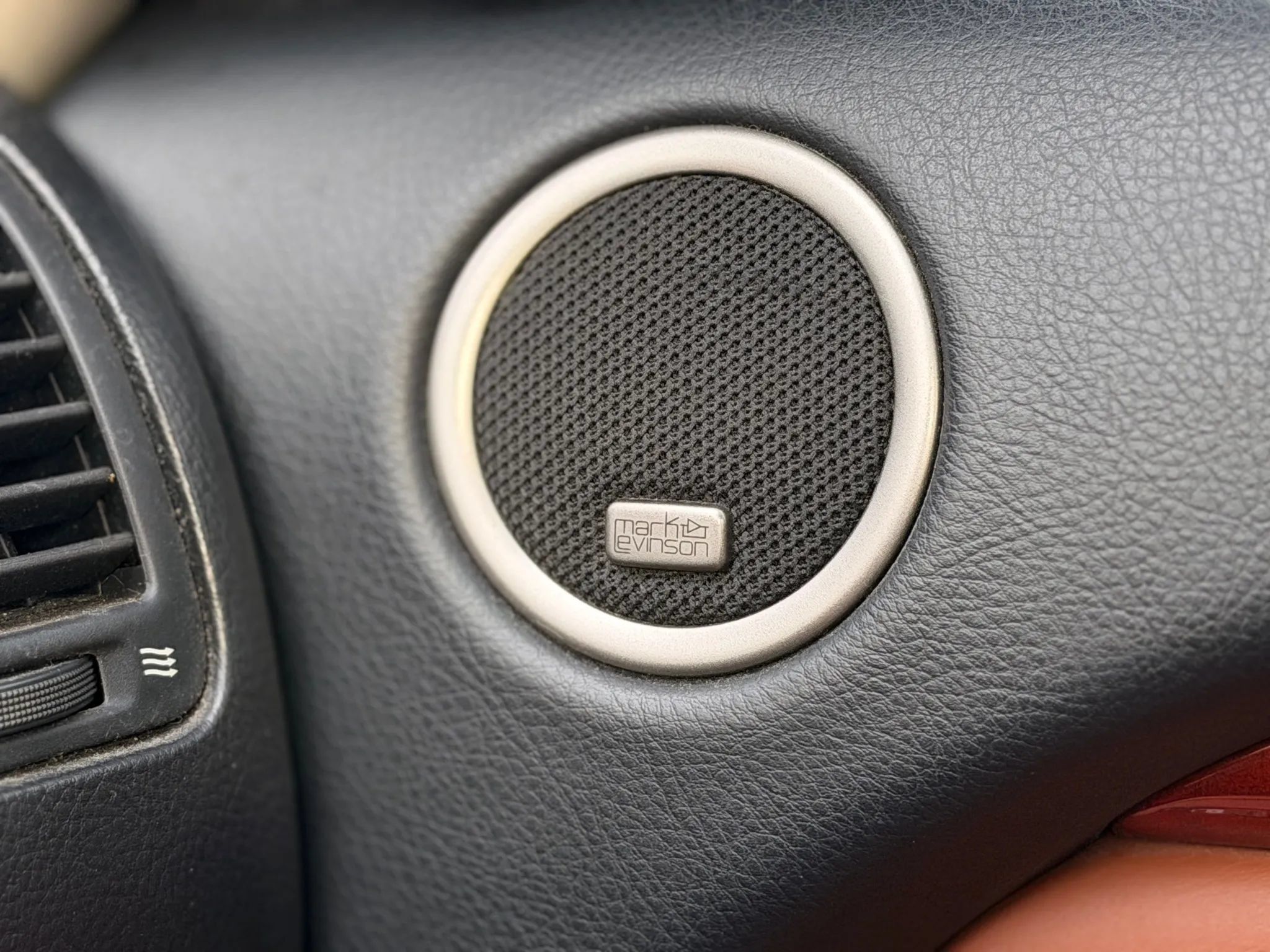 Used 2002 Lexus SC 430 Convertible RWD image 37