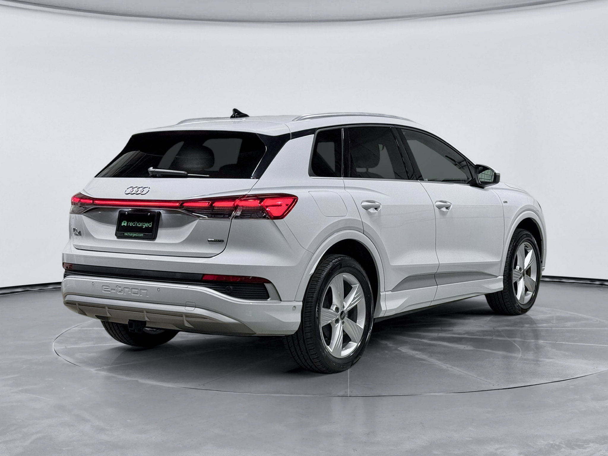 Used 2023 Audi Q4 e-tron Premium Plus AWD/4WD image 3