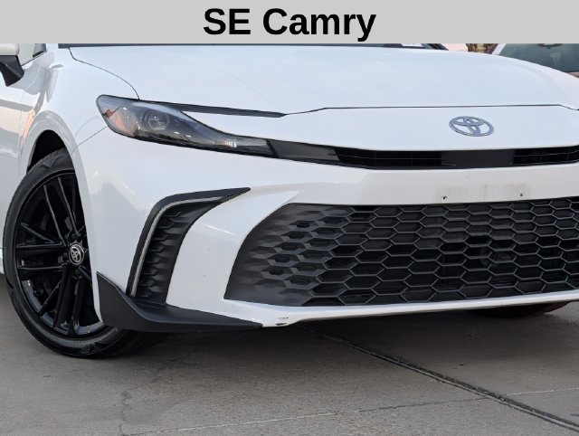Used 2025 Toyota Camry SE w/ Convenience Package FWD image 3
