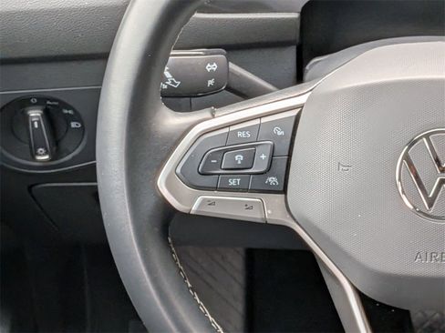 Used 2024 Volkswagen Tiguan SE image 23