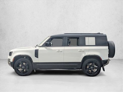 Used 2025 Land Rover Defender 110 X-Dynamic SE AWD/4WD image 5