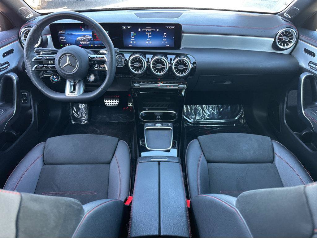Used 2025 Mercedes-Benz CLA 35 AMG 4MATIC image 4