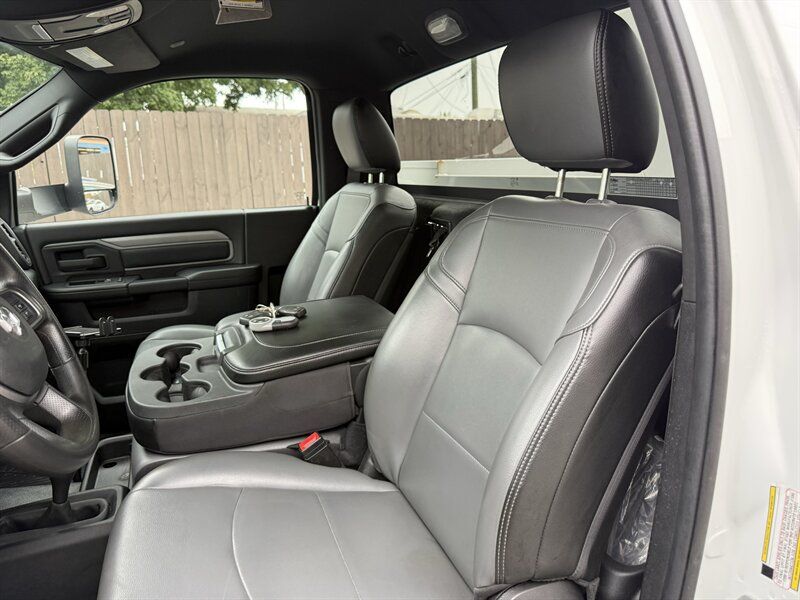 Used 2022 RAM 5500 Tradesman AWD/4WD image 16