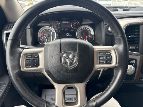 Used 2017 RAM 1500 Laramie RWD image 36