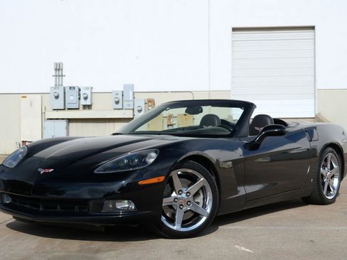 Used 2007 Chevrolet Corvette Convertible w/ Preferred Equipment Group RWD image 2