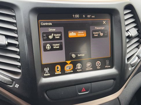 Used 2017 Jeep Cherokee Limited AWD/4WD image 22