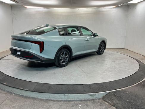 Used 2025 Kia K4 LXS image 6