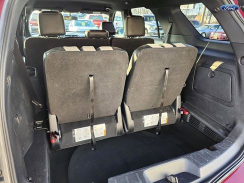 Used 2017 Ford Explorer XLT w/ Equipment Group 202A image 33