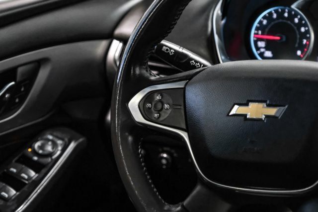 Used 2020 Chevrolet Traverse LT FWD image 19