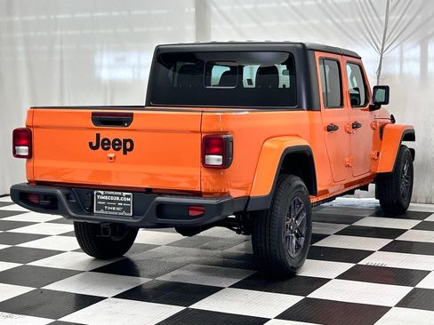 New 2025 Jeep Gladiator Sport image 8