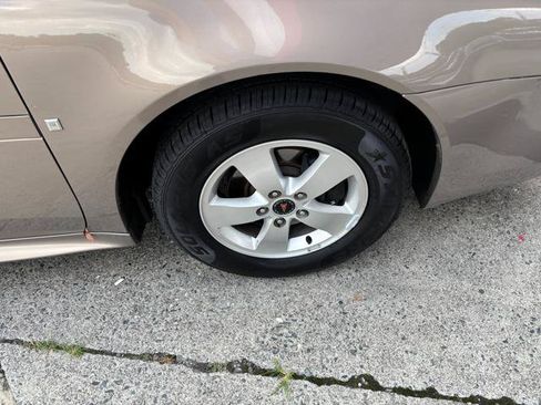 Used 2006 Pontiac Grand Prix w/ Preferred Package FWD image 14