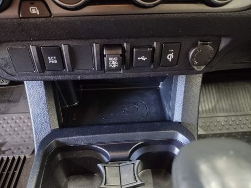 Used 2023 Toyota Tacoma TRD Off-Road AWD/4WD image 35