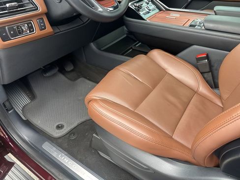 Used 2024 Lincoln Navigator L Reserve image 28