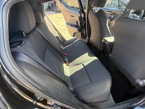 Used 2018 Toyota C-HR XLE FWD image 16