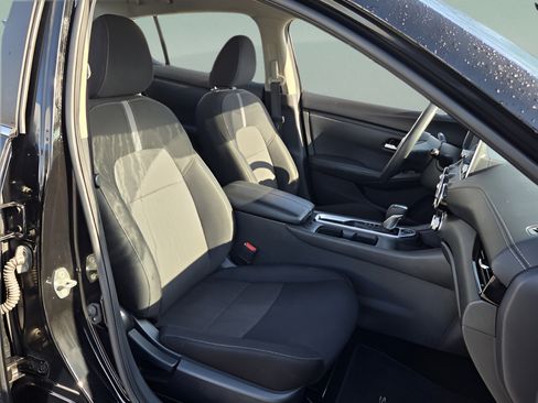 Used 2024 Nissan Sentra SV FWD image 15