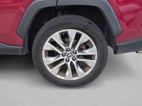 Used 2023 Toyota RAV4 XLE Premium FWD image 21