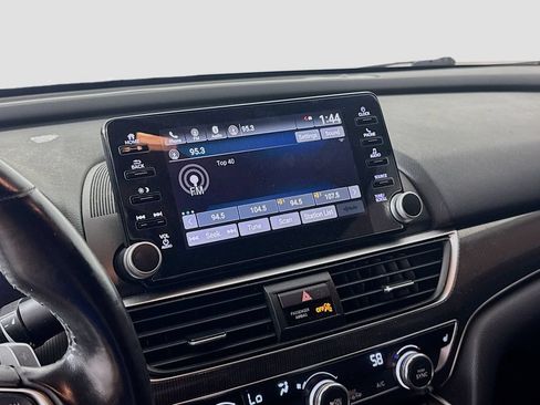 Used 2018 Honda Accord Sport image 14